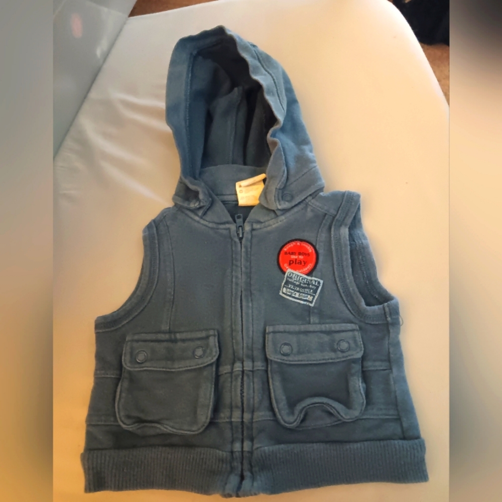 Baby boy size 0-3 month hooded sweatshirt vest